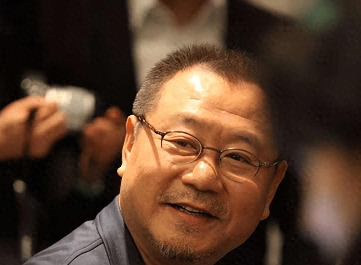 范伟荣获金鹰奖最佳男主角提名，实力与荣誉的彰显