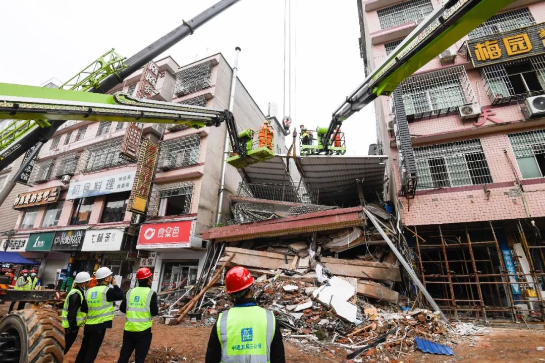 长沙自建房倒塌事故案一审宣判，生命消逝敲响时代警钟