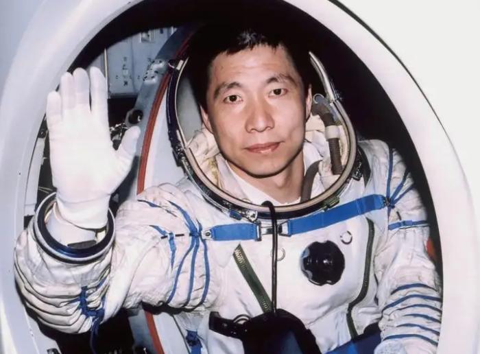 一箭18星！太空探索的新里程碑