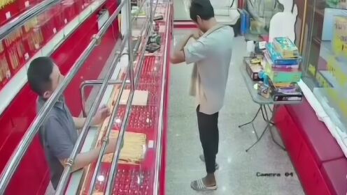 男子商场盗窃为凑请客钱，神秘磕头引发友情小秘密探寻