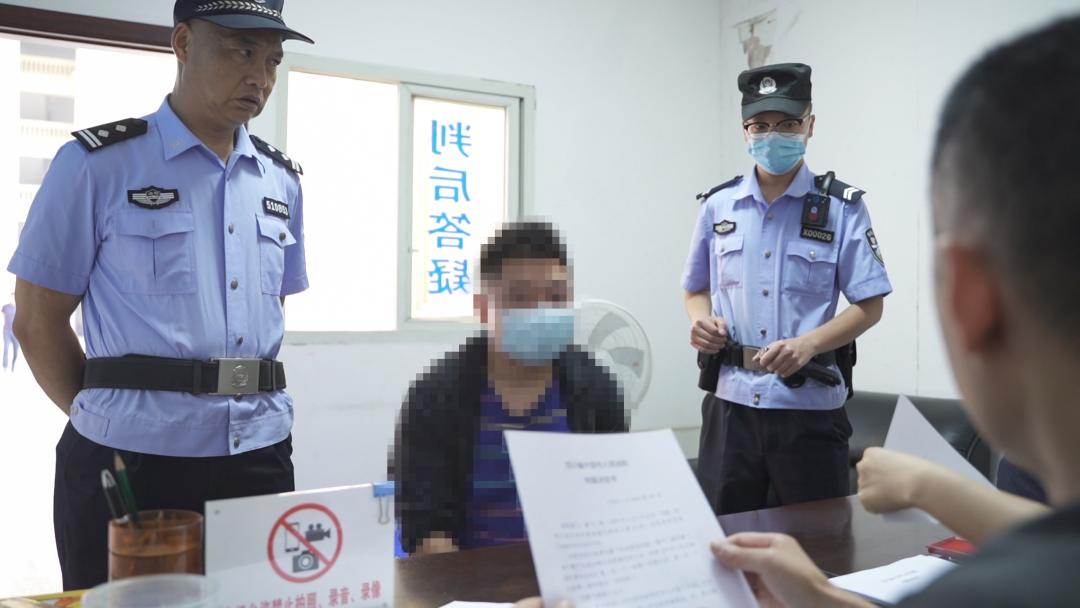 解放军破晓出击现场的高科技力量展示，黎明时刻的巅峰之作
