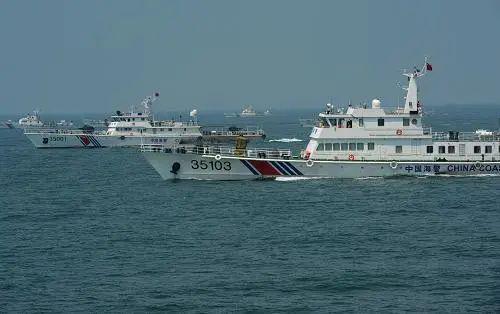 海警演练聚焦防台独分子外逃，小巷特色小店背后的行动与故事