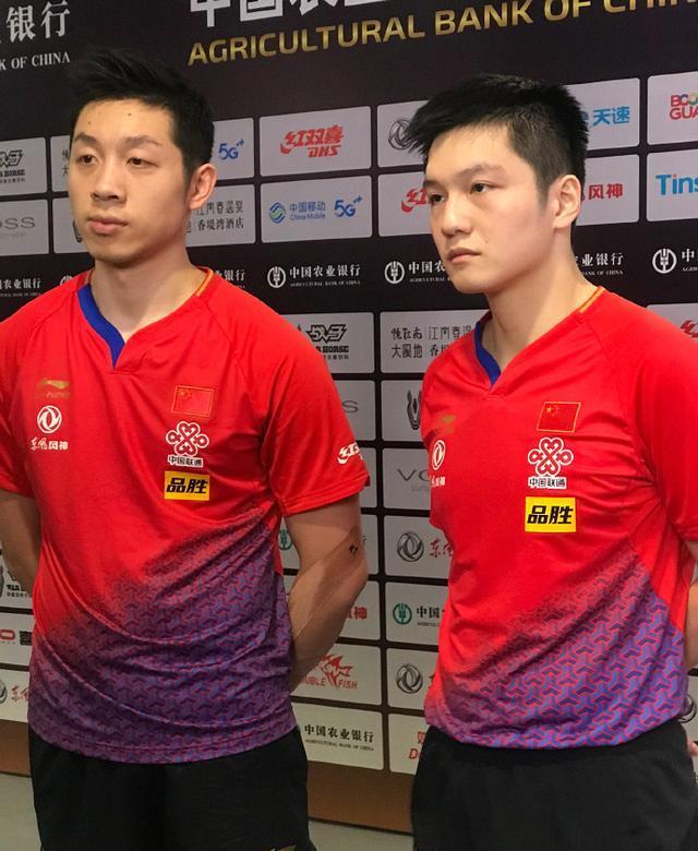 樊振东与许昕联手征战男团比赛，赛场兄弟情铸就梦之队传奇