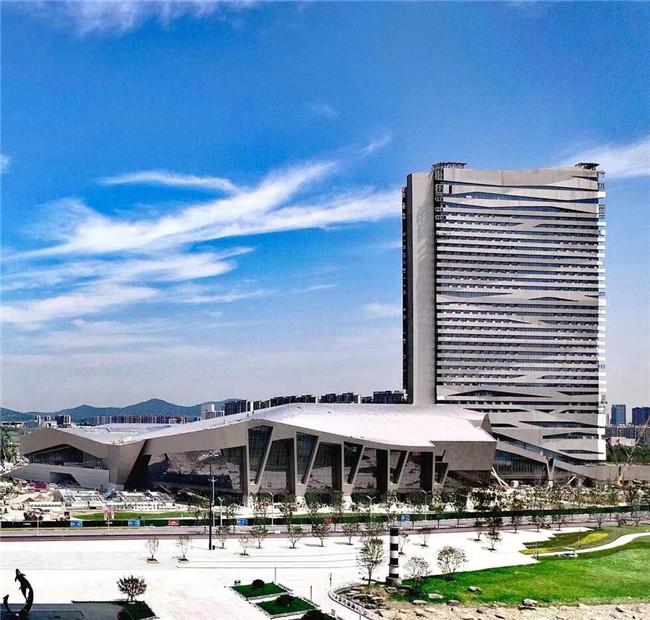 南京酒店涨价谣言背后的城市变迁与励志精神坚守