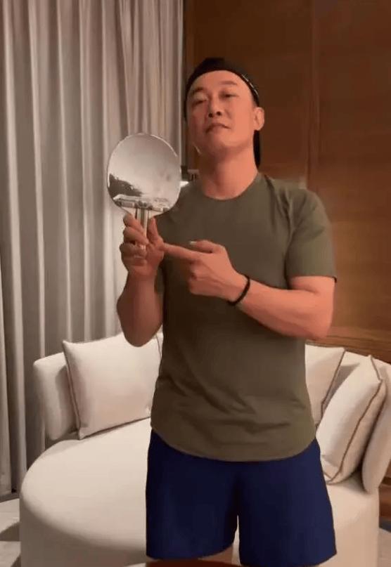 樊振东期待陈奕迅演唱会邀请，文体界梦幻联动燃爆期待！