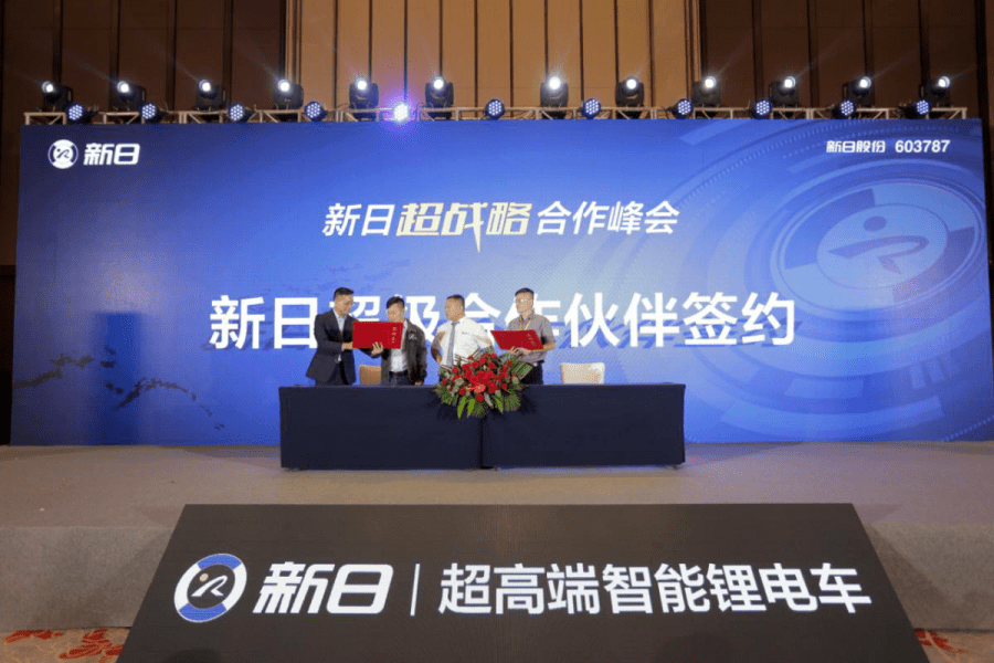 武汉市张文彤科技新品亮相，开启智能生活新篇章