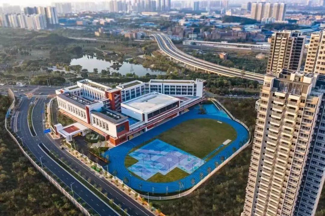 南宁市江南区最新楼盘的温馨生活日常