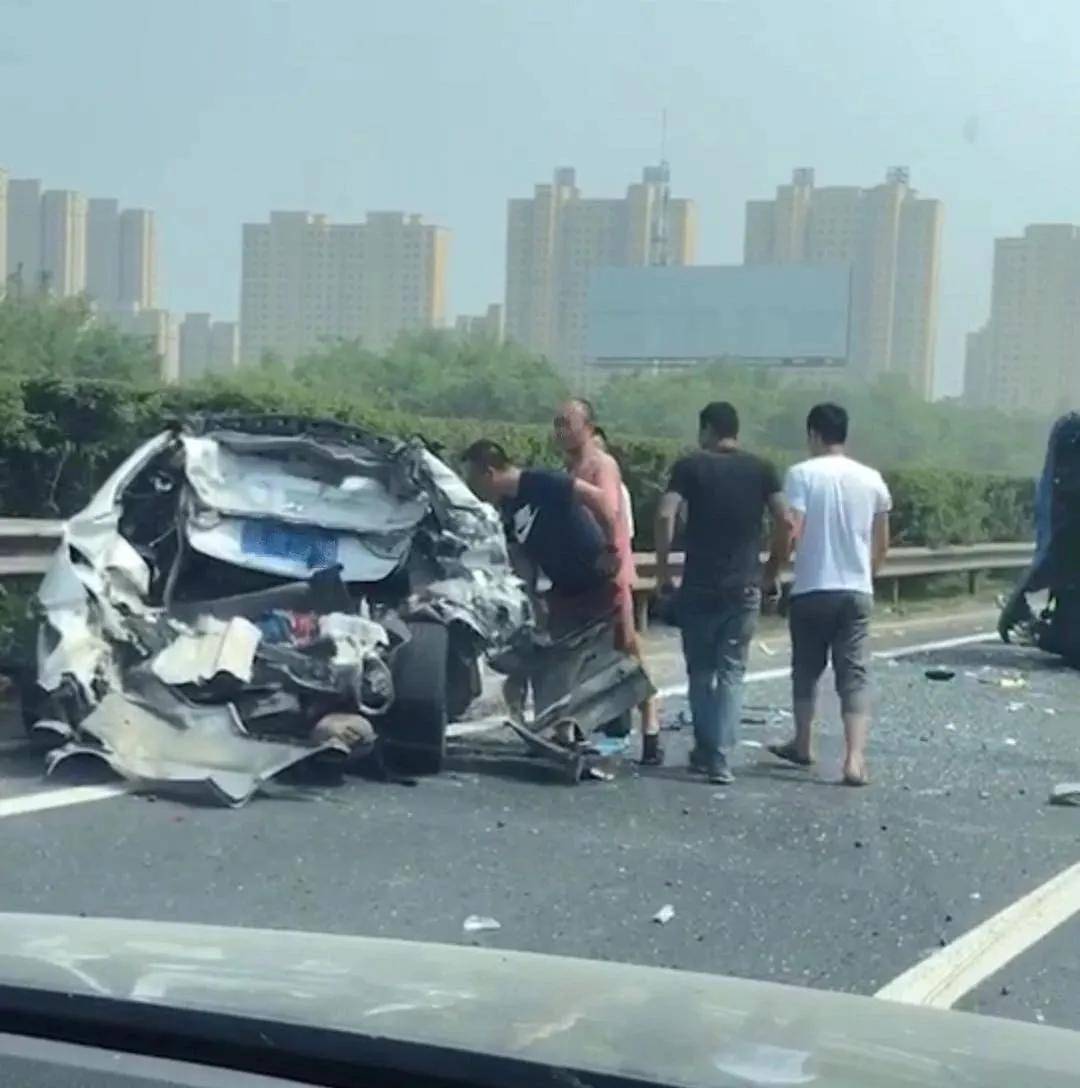 威远最新车祸新闻及其背后故事，自然美景之旅的启示