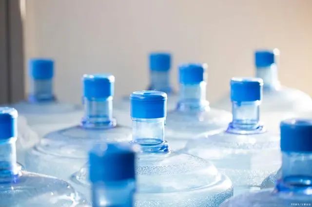 优质桶装水价格指南，如何获取并比较最新价格