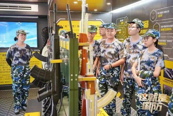 小兵探险记，军事技术的奇妙世界与友情纽带