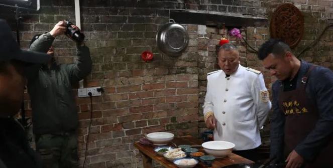 郑强演讲视频2017，小巷深处的风景与美食宝藏探索