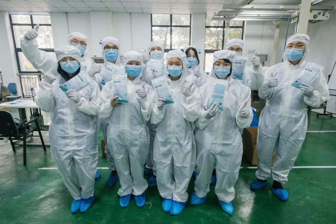 网红强迫机场志愿者摘口罩行为被拘事件分析，公众人物的道德与责任审视