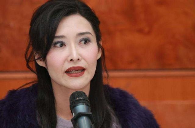 许家印前妻近3亿美元房产面临拍卖风险，应对步骤指南