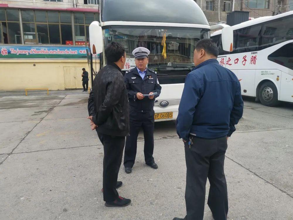 医院特殊日，老干部体检背后的温情与市民的暂时缺席