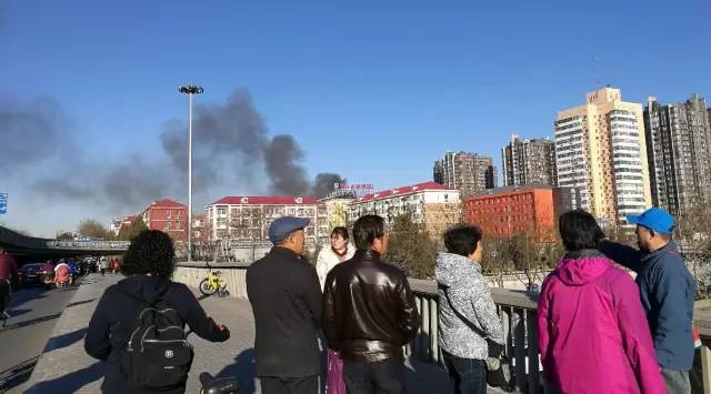 建筑火灾危机，挑战中的变化、学习与信心力量