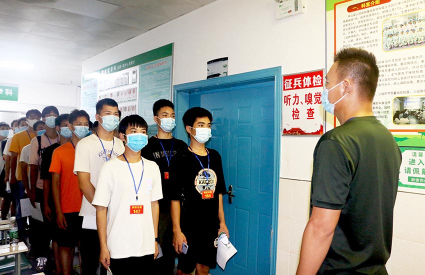 朝鲜，逾百万青年积极报名参军，国家荣誉与责任担当并重