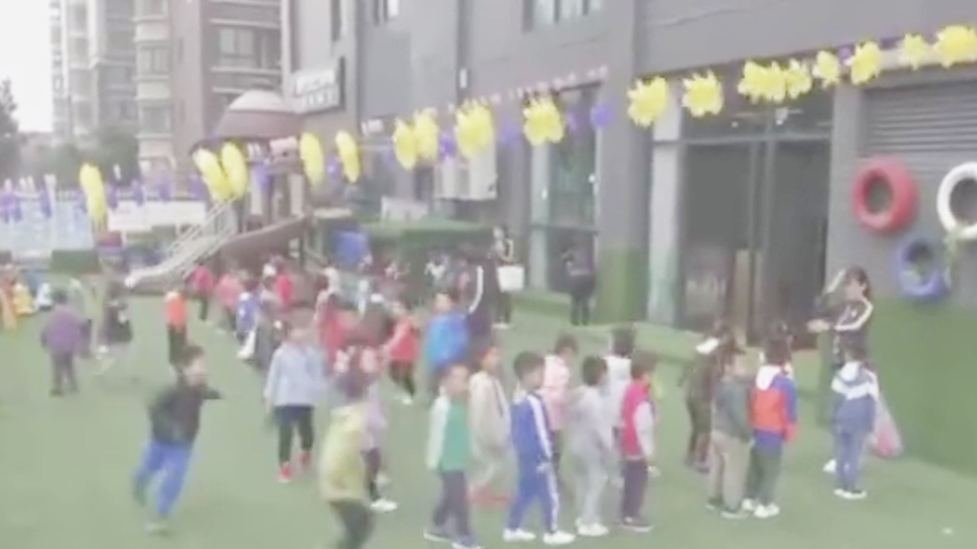 幼儿园孩子因为老师殴打害怕上学