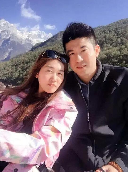北汽男篮主场惊险翻盘，逆境中的英雄本色闪耀赛场