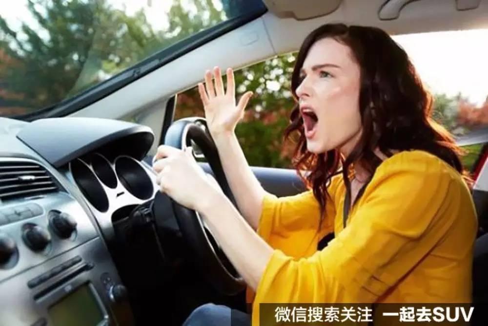 新手女司机夜间高速逆行的挑战与成长之路，自信与励志的旅程