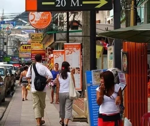 探秘小巷深处的独特风味，揭秘2017沪牌最新号段特色小店之旅