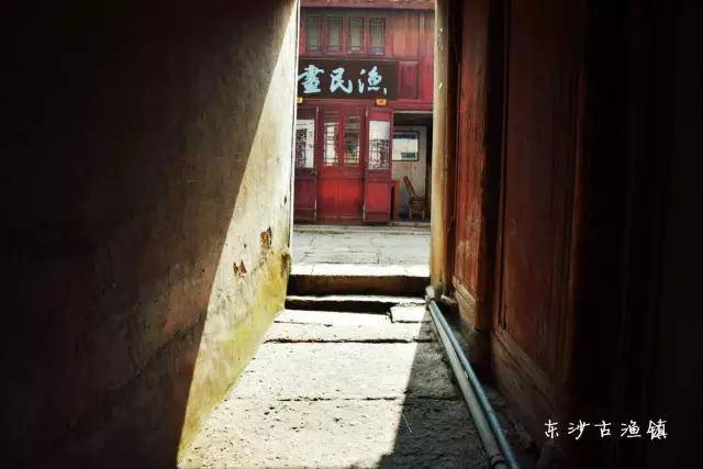 探寻小巷隐藏宝藏，最新旅游模式带你领略别具一格的特色小店