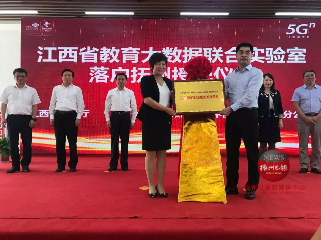 联通最新业务，爱的纽带，温馨相伴之旅