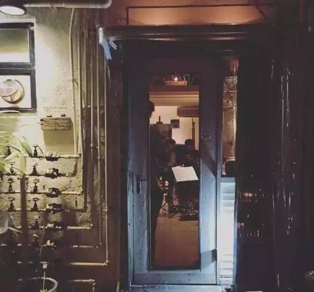 头条新闻揭秘，小巷深处的独特风味——隐藏版特色小店